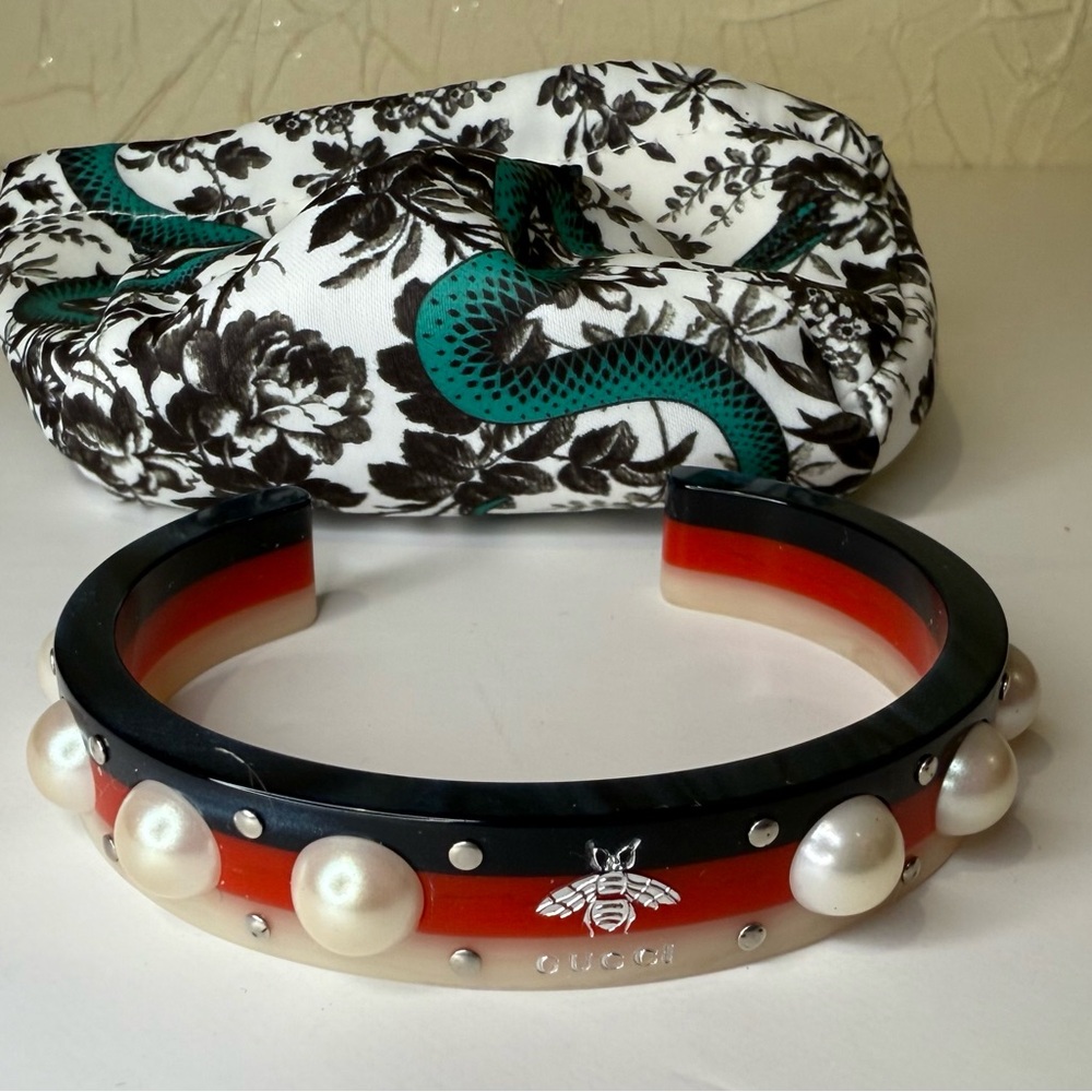Gucci Black and Red Bee Bracelet